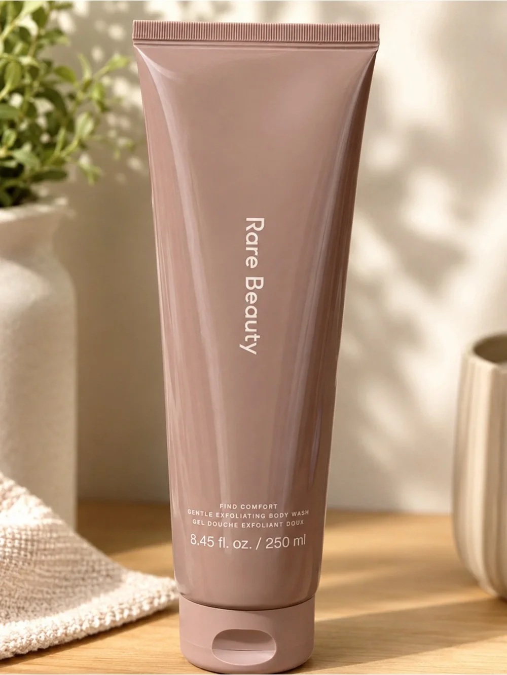 Rare Beauty Find Comfort Gentle Exfoliating Body Wash | 8.45 fl oz - NEW